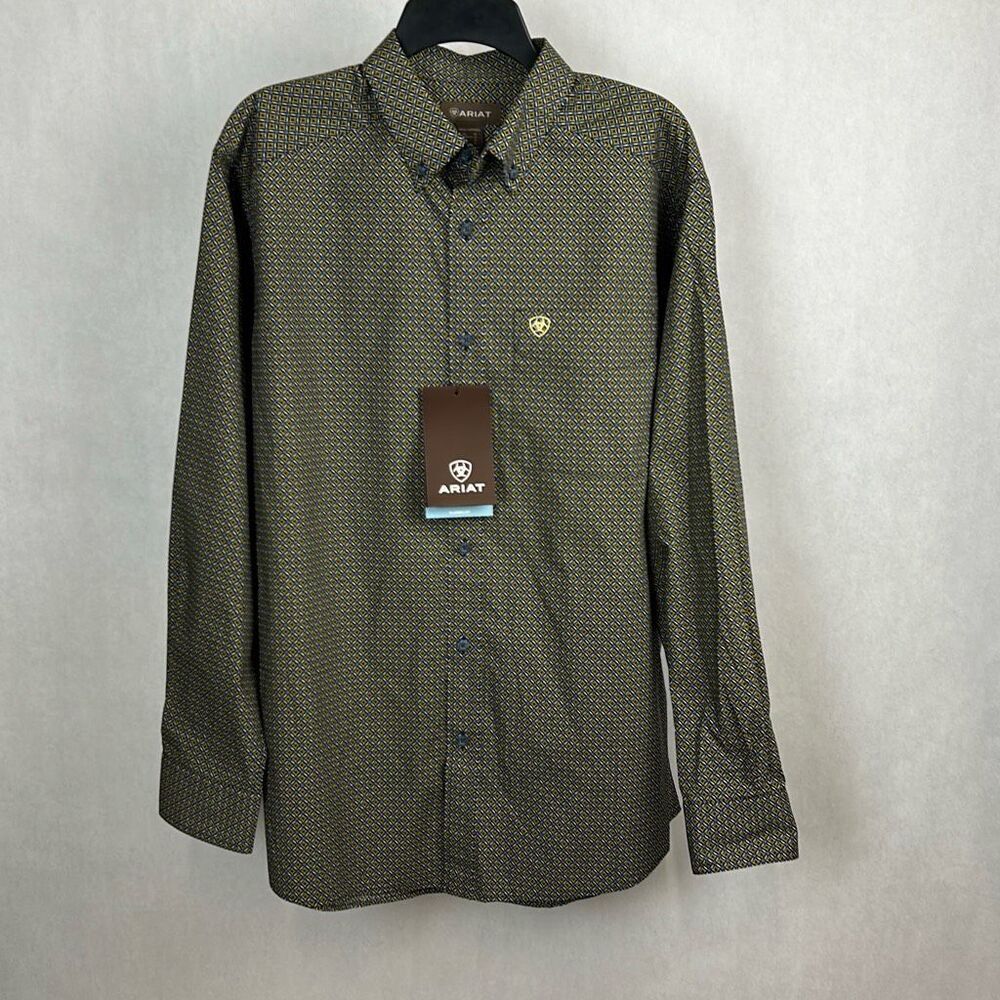 NEW Ariat Button Front Shirt Long Sleeve Men’s Sz Small Classic Fit Navy Blue Ye